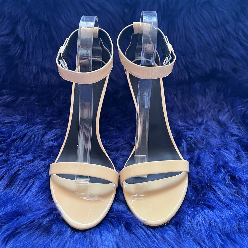 New! THEORY Glossy Patent Strappy Heeled Sandals - Picture 8 of 13